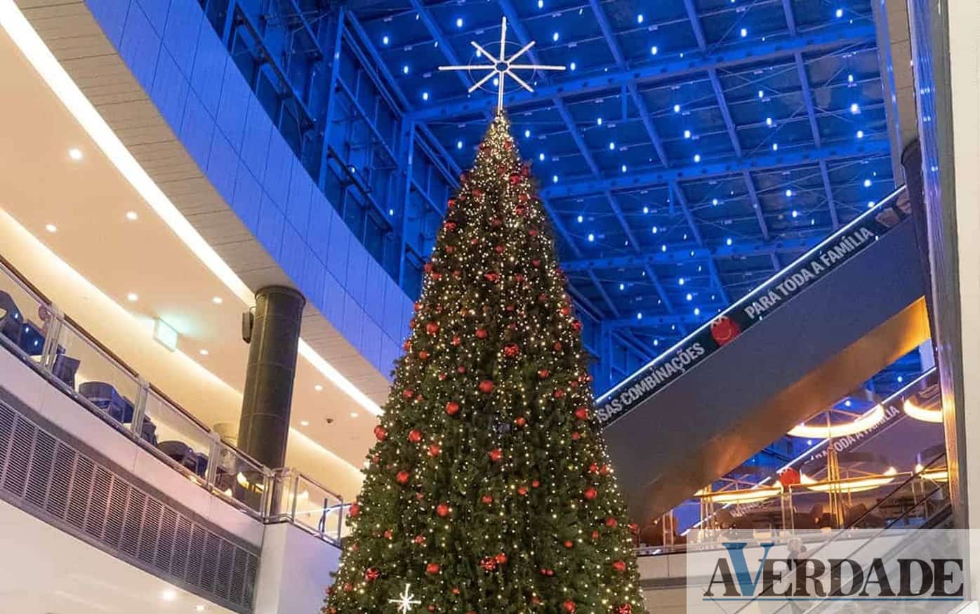 Centros comerciais mantêm luzes de Natal apagadas até 1 de dezembro