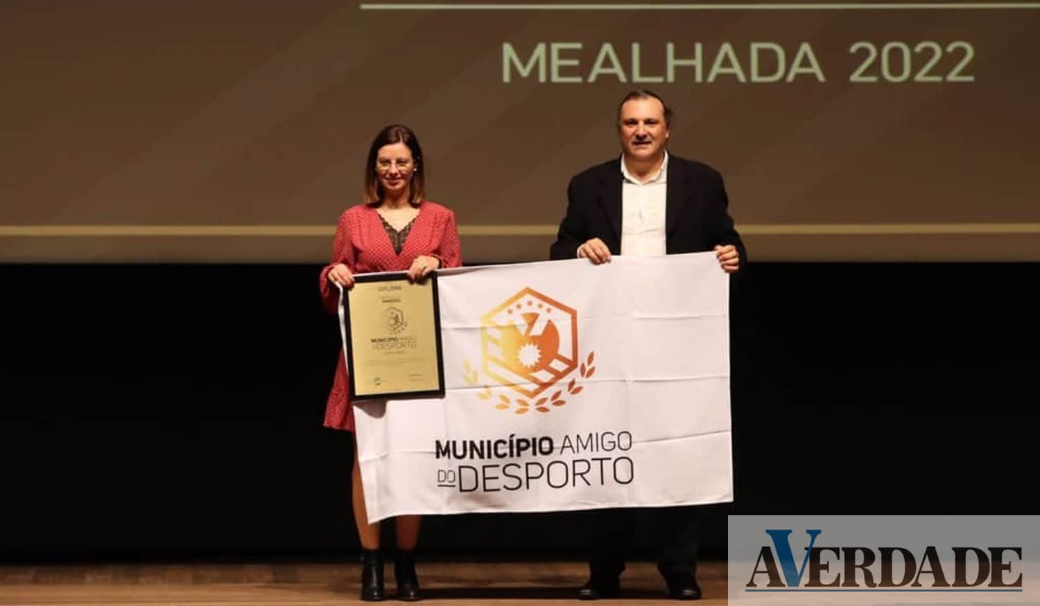 Câmara Municipal de Paredes recebeu o galardão "Município Amigo do Desporto"