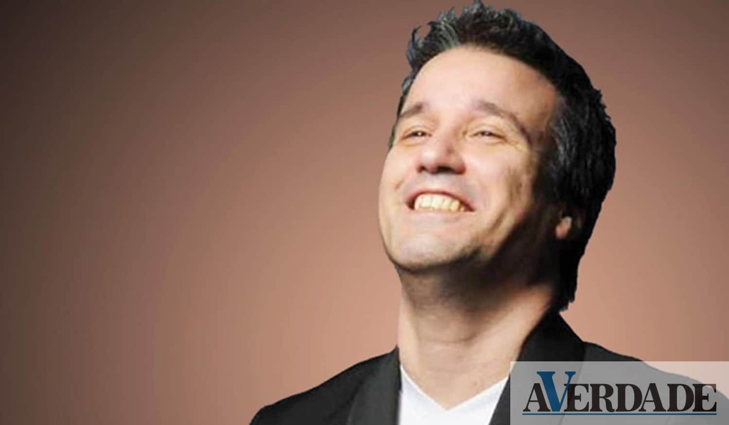 Rui Xará leva espetáculo de stand-up comedy ao auditório municipal de Cinfães