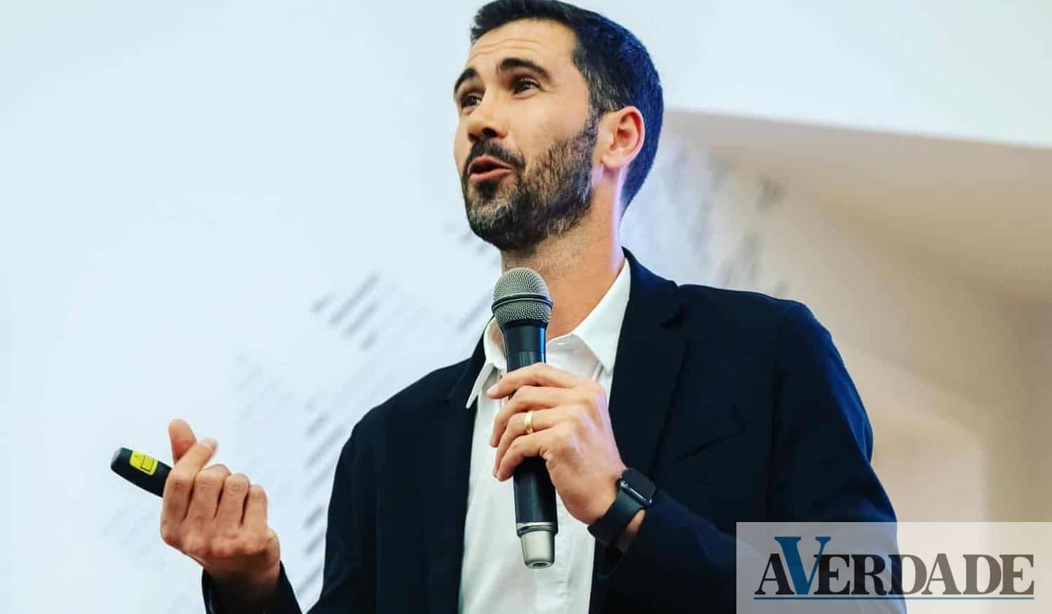 Autor e futebolista Tarantini vai apresentar livro em Felgueiras