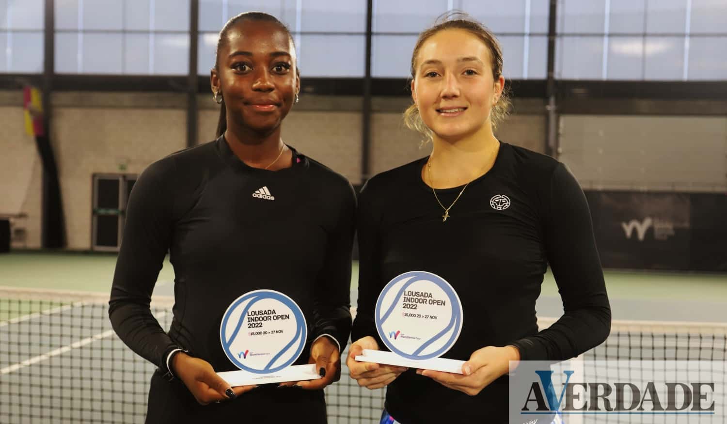 Océane Babel e Leonie Kung conquistaram final de pares do Lousada Indoor Open