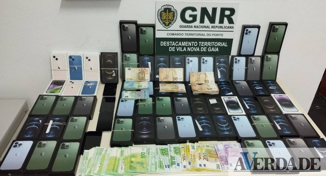 GNR recupera 70 equipamentos telefónicos e apreende 30.500 euros em Vila Nova de Gaia