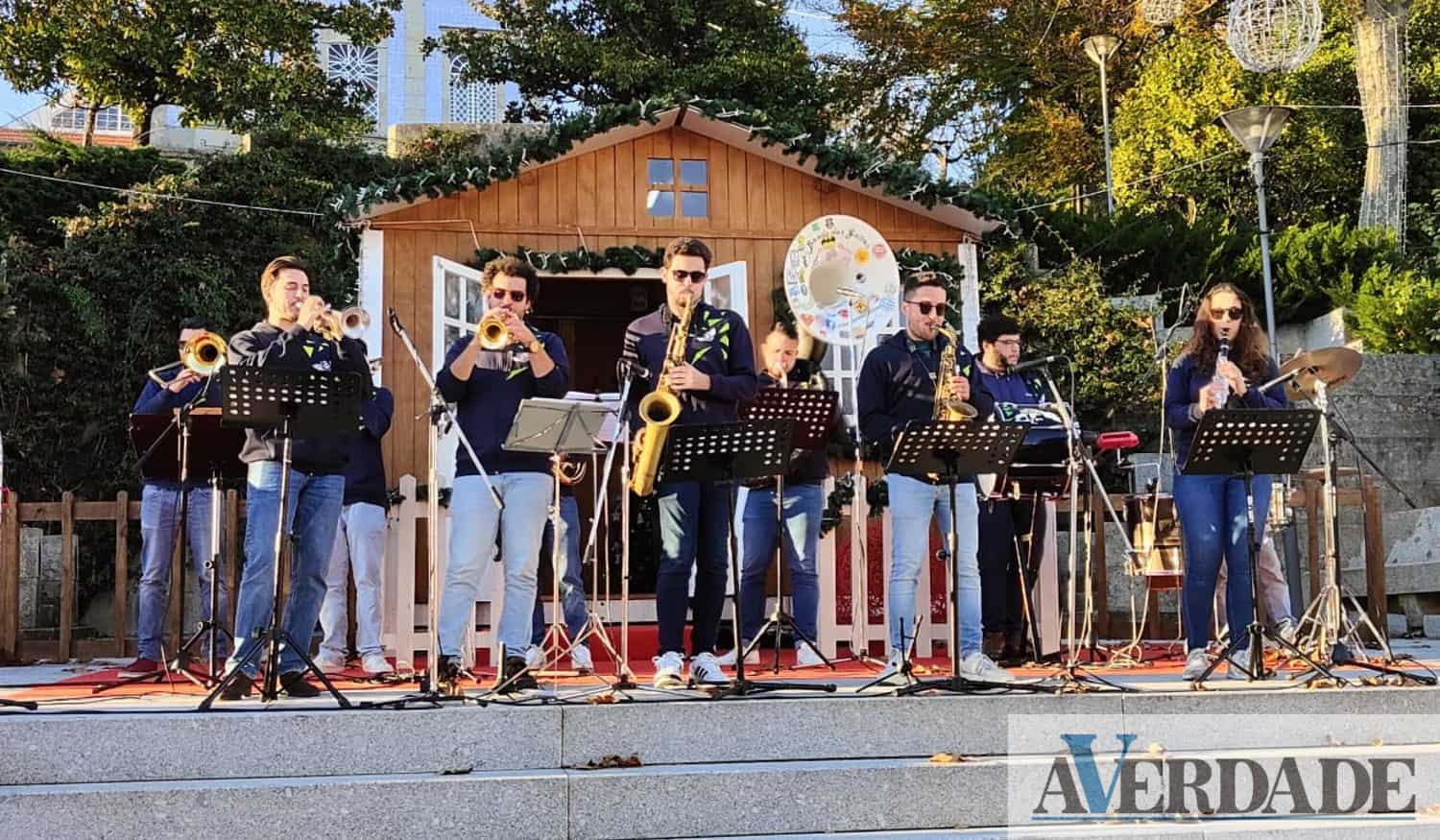 Arruada Bando das Gaitas marca abertura do Mercado de Natal em Lousada