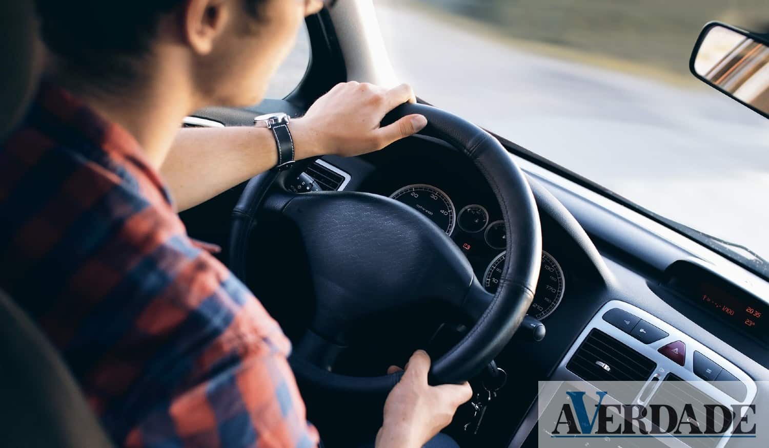 O que deve saber para renovar a carta de condução sem sair de casa