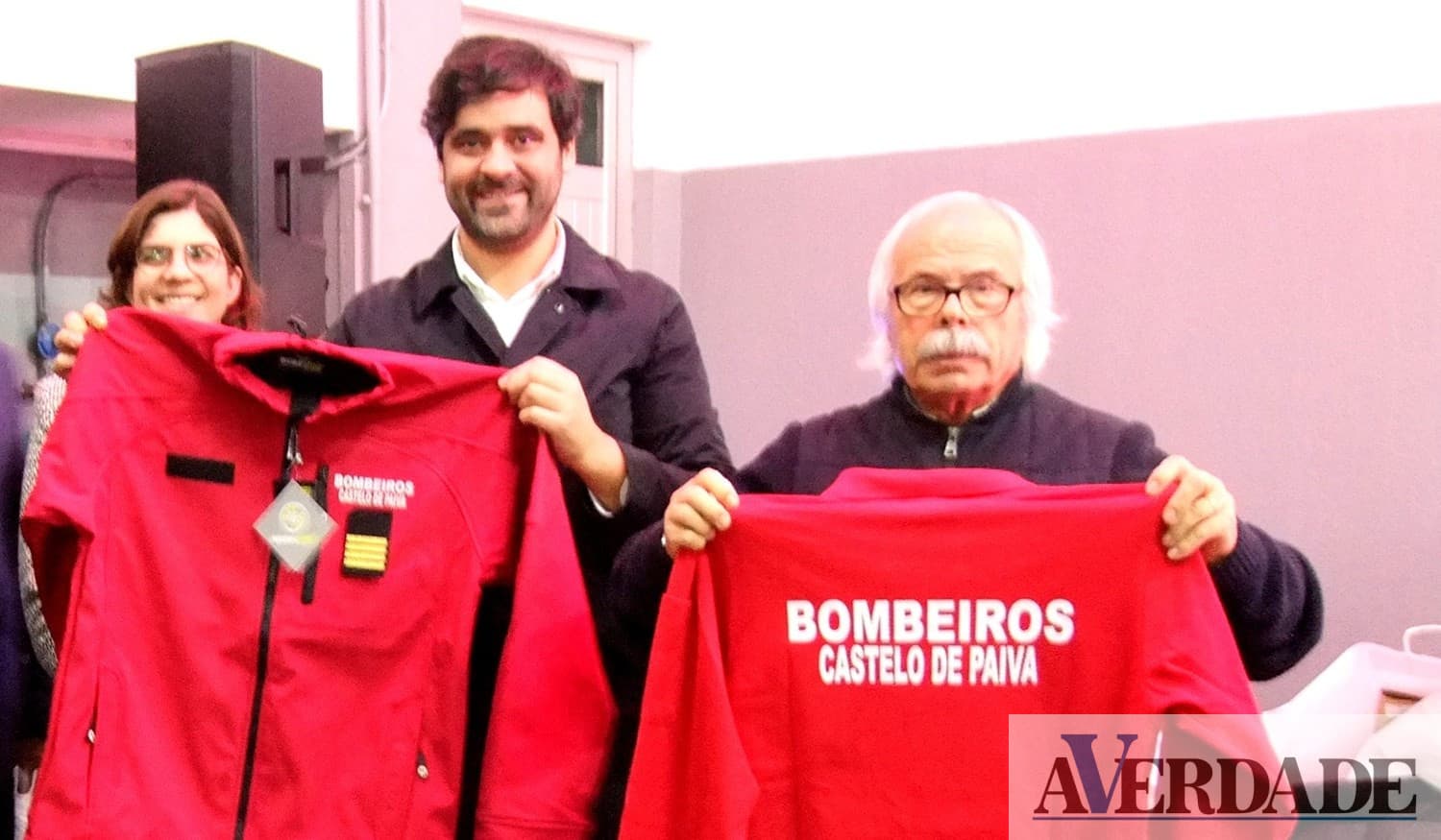 Câmara Municipal de Castelo de Paiva entregou fardamento aos bombeiros voluntários locais