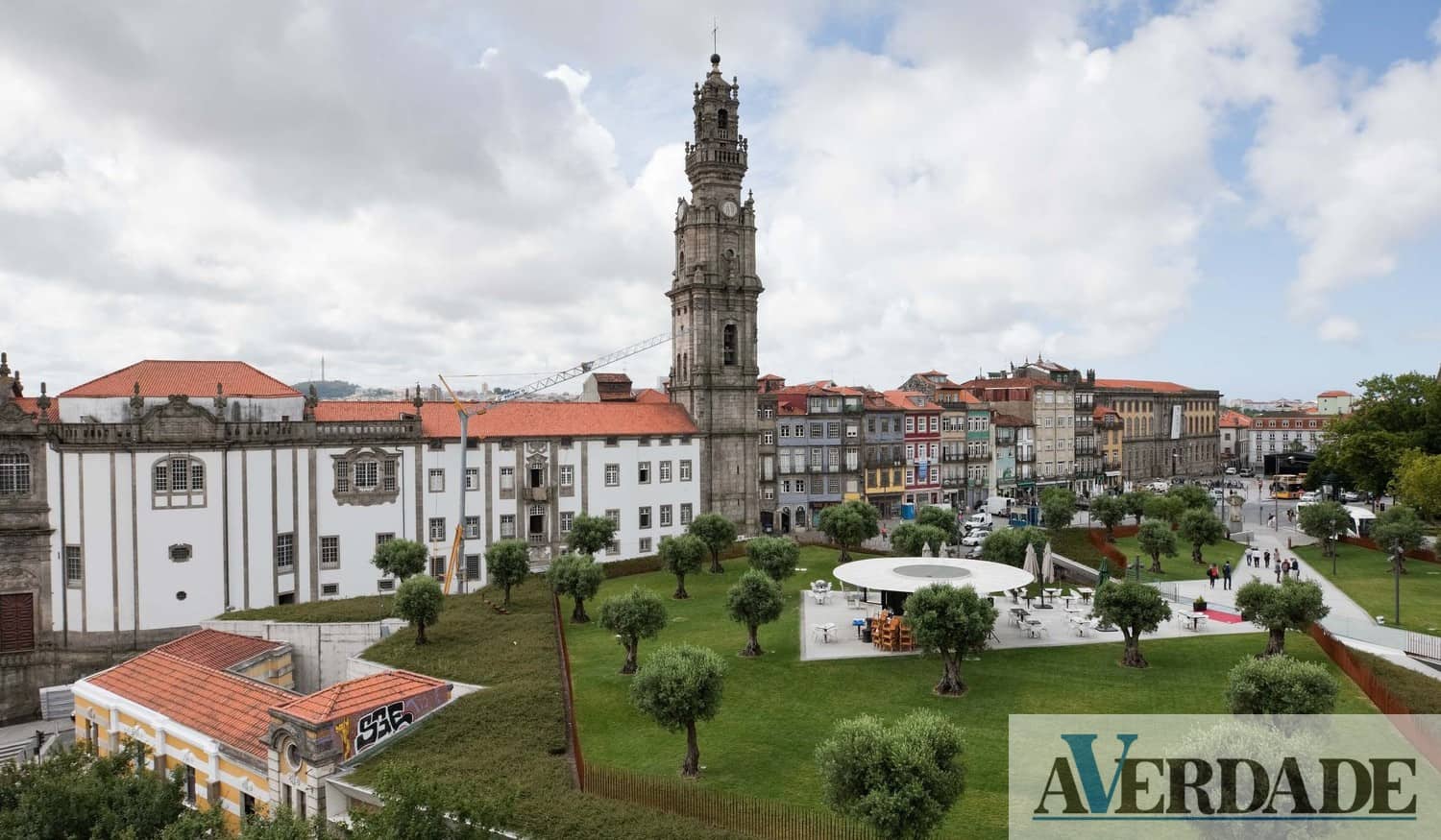 Torre dos Clérigos no Porto celebra São Valentim com "Um Brinde nas Alturas"