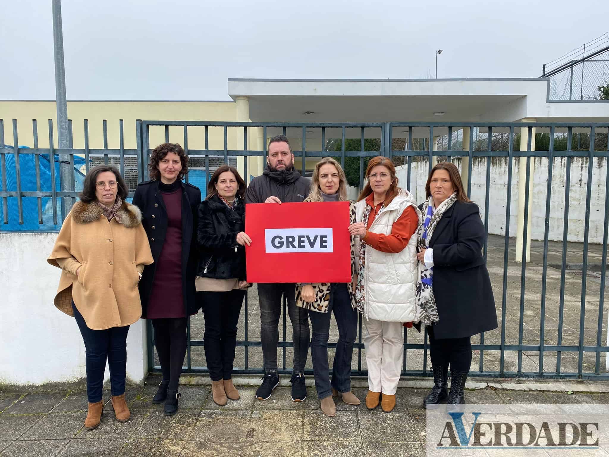 Greve de professores encerra todas as escolas do  Agrupamento Lousada Oeste