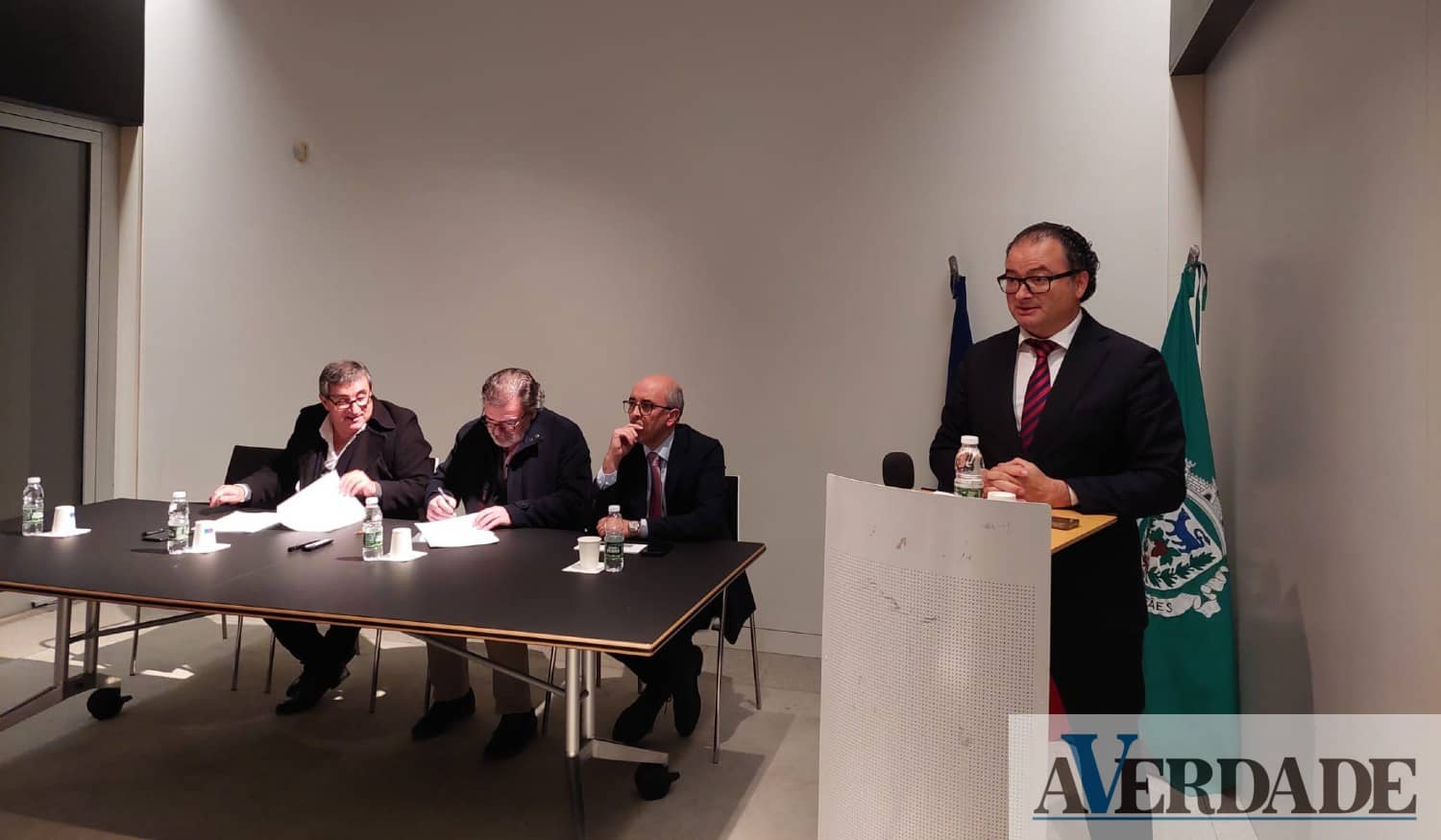Nova direção da Associação Empresarial de Cinfães tomou posse na Biblioteca Municipal