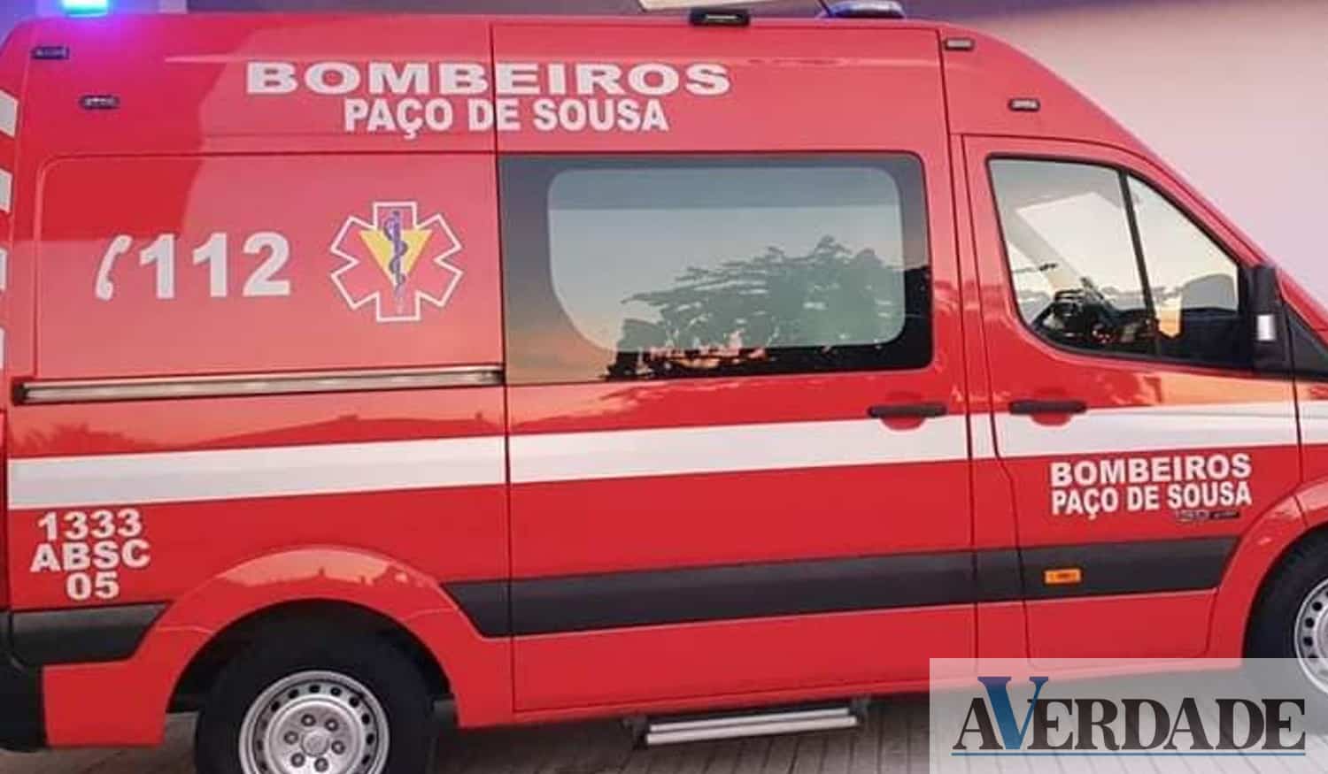 Duas pessoas ficam feridas após acidente entre três veículos em Penafiel