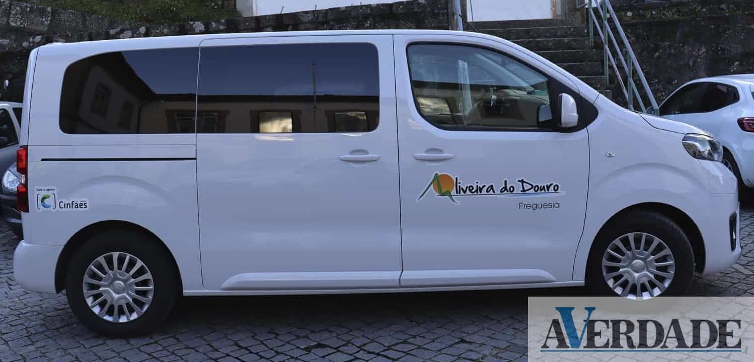 Cinfães: Junta de Freguesia de Oliveira do Douro com nova viatura para apoiar transporte escolar