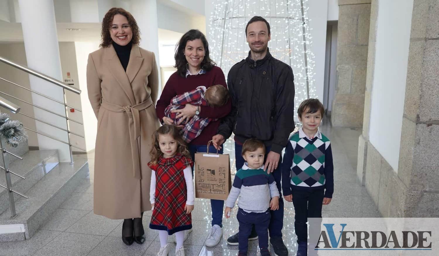Filhos são a "alegria" do jovem casal que realizou o "sonho" de ter uma família numerosa