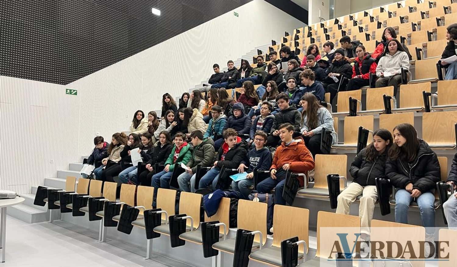 Parlamento dos Jovens leva alunos a falar sobre Saúde Mental na Escola EB 2,3 Carmen Miranda