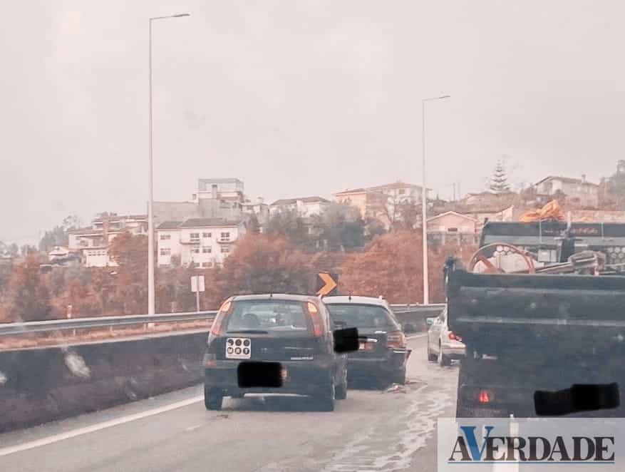 Acidente entre três viaturas condicionou o trânsito na A4
