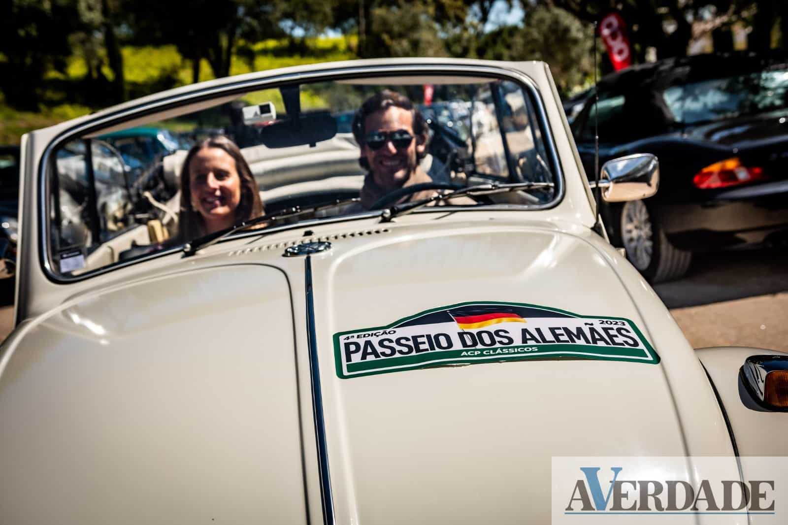 <strong>Passeio dos Alemães juntou centenas de aficionados e automóveis icónicos</strong>