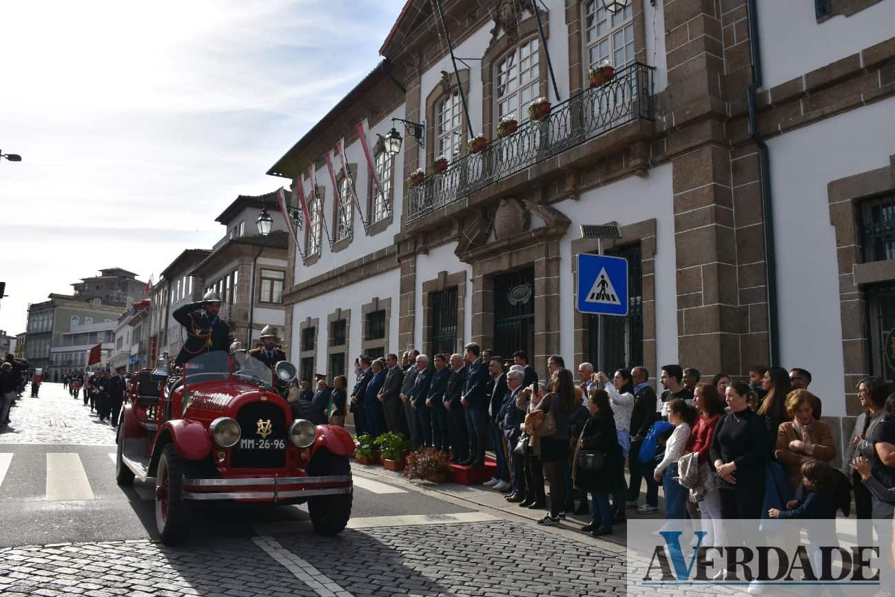 Dia Municipal do Bombeiro assinalado com desfile pela cidade de Penafiel