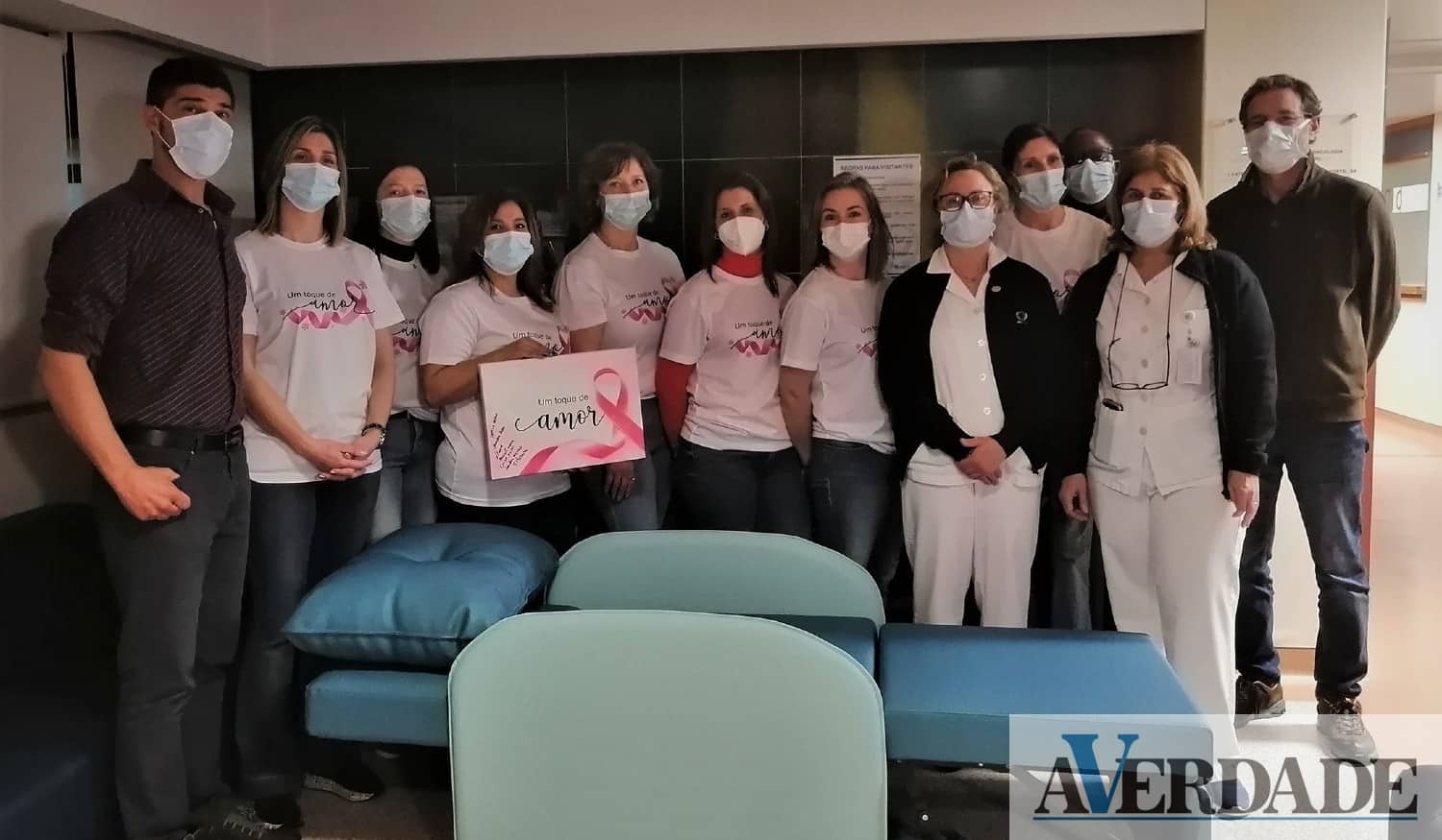 Grupo de Mulheres de Paredes entrega primeira de sete camas ao IPO do Porto