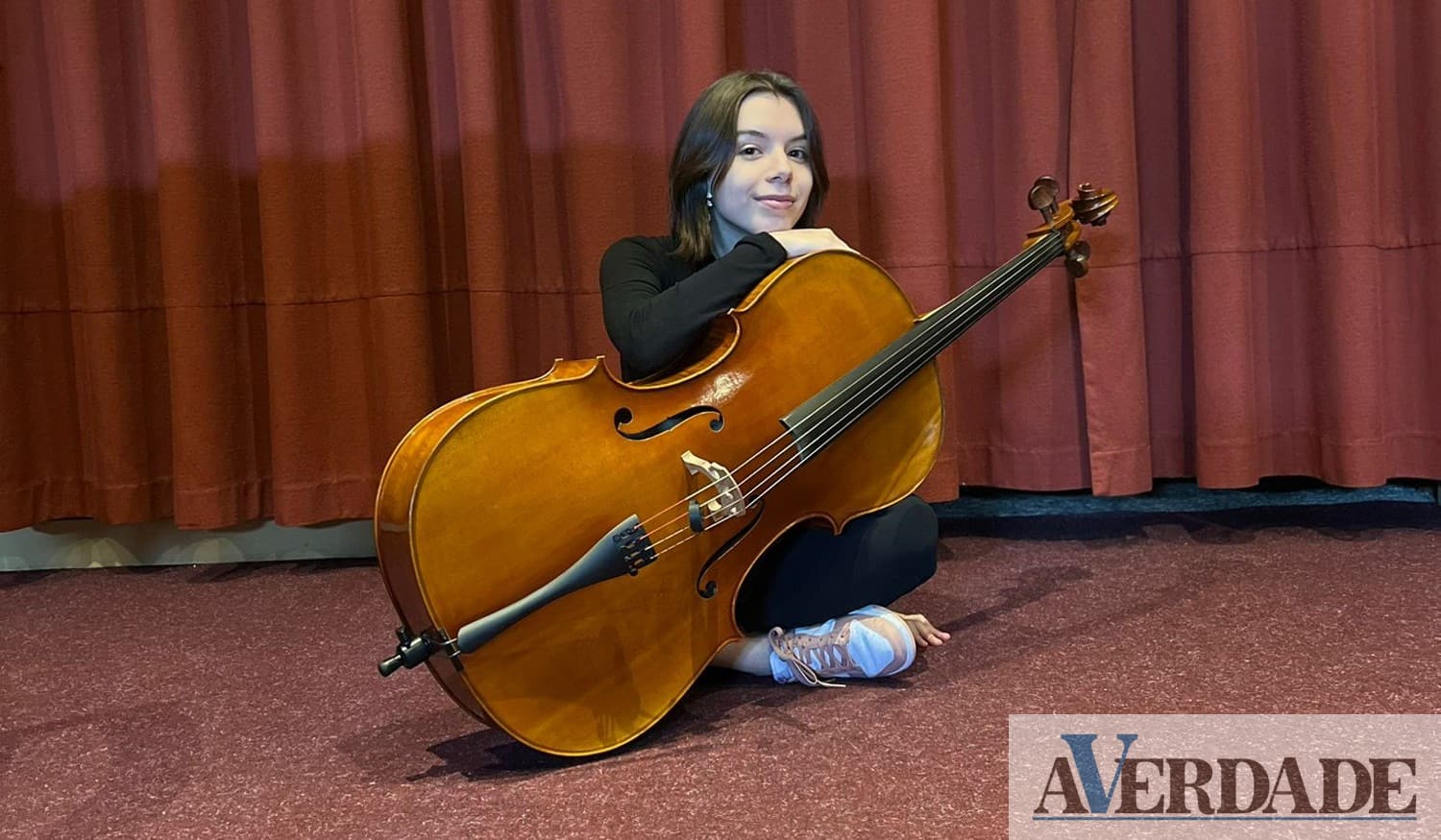 Música conquistou coração de Carolina Clemente: "É do violoncelo que quero fazer vida"