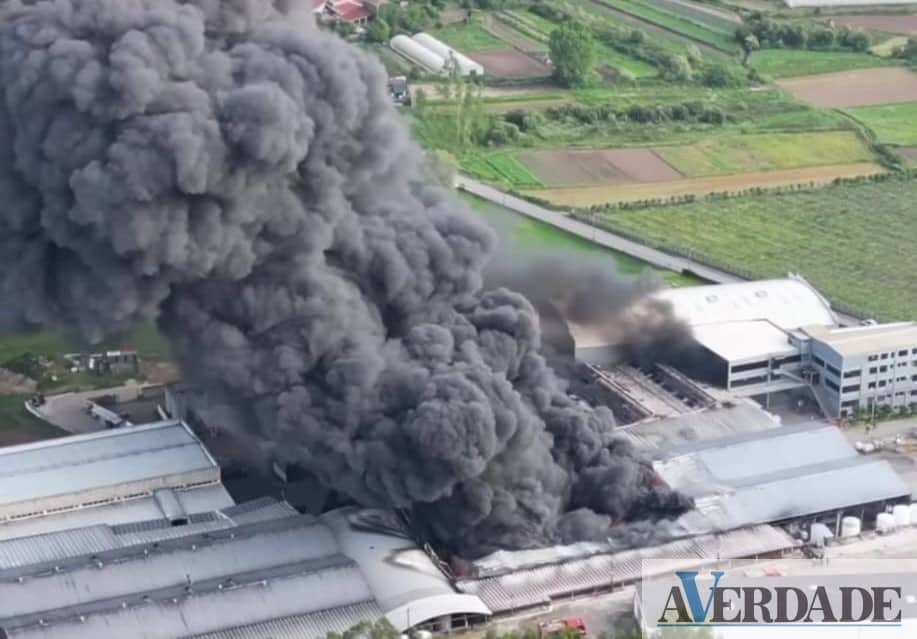 Incêndio deflagrou em fábrica de produtos químicos em Gondomar