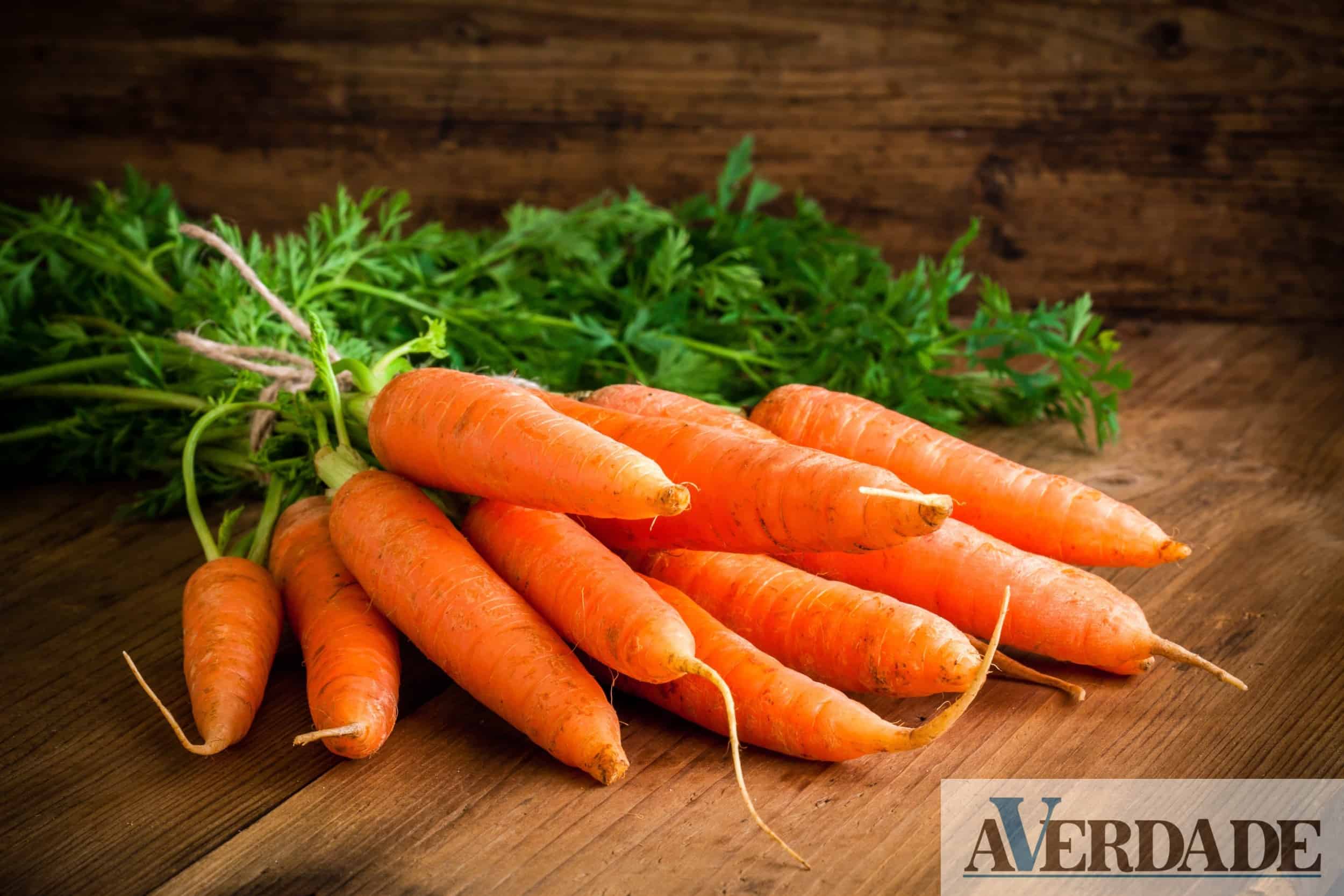 Os 10 alimentos que potenciam o bronzeado