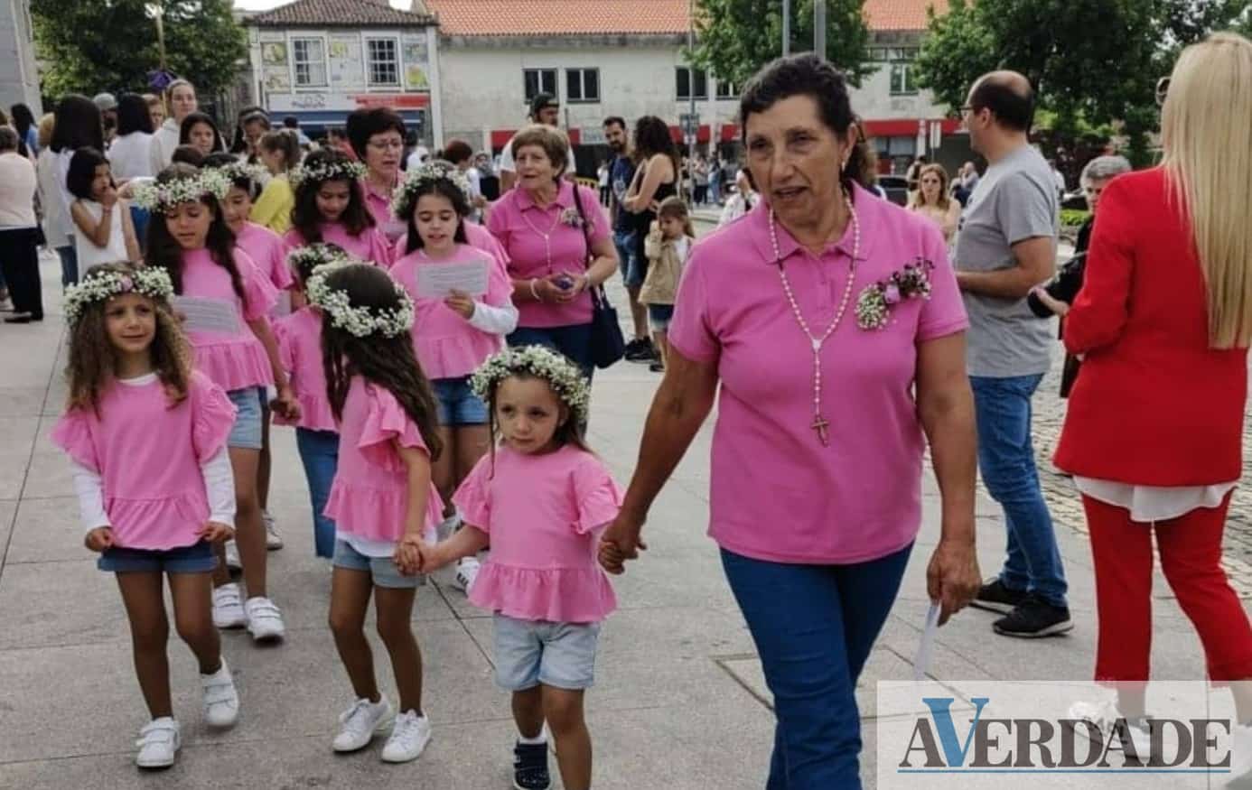 Lucinda Pinheiro: "É bonita a fé que ainda move muita gente na tradição das Novenas"
