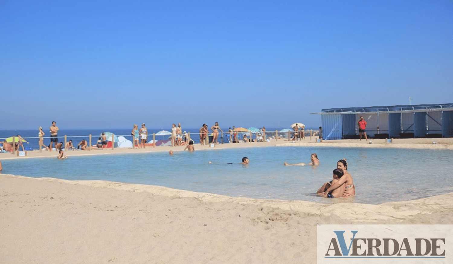 Piscina de água aquecida de Vila Nova de Gaia já abriu ao público
