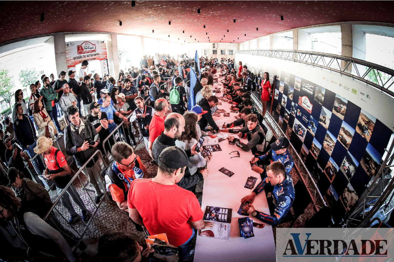 Arranque oficial do Vodafone Rally de Portugal levou "milhares de aficionados" a Coimbra