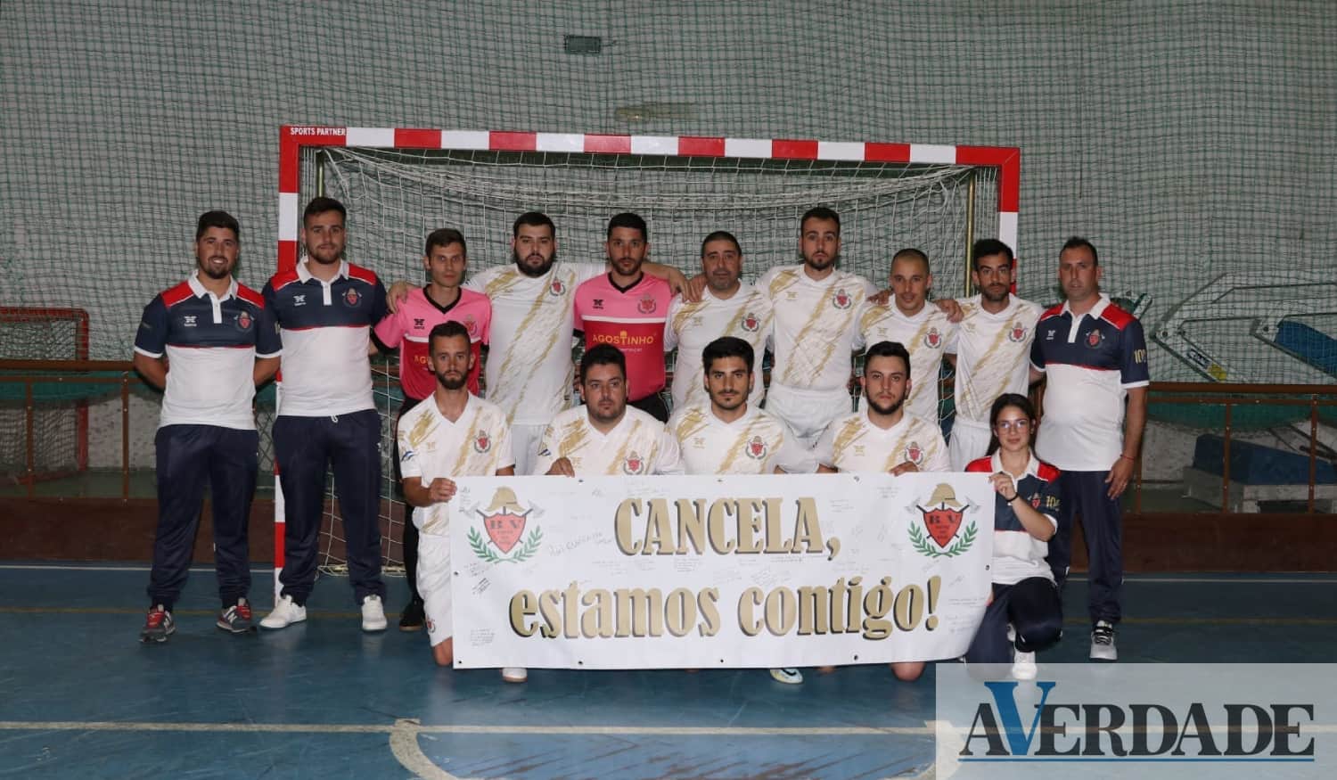 Bombeiros de Entre-os-Rios homenageiam jovem da corporação em torneio de futsal