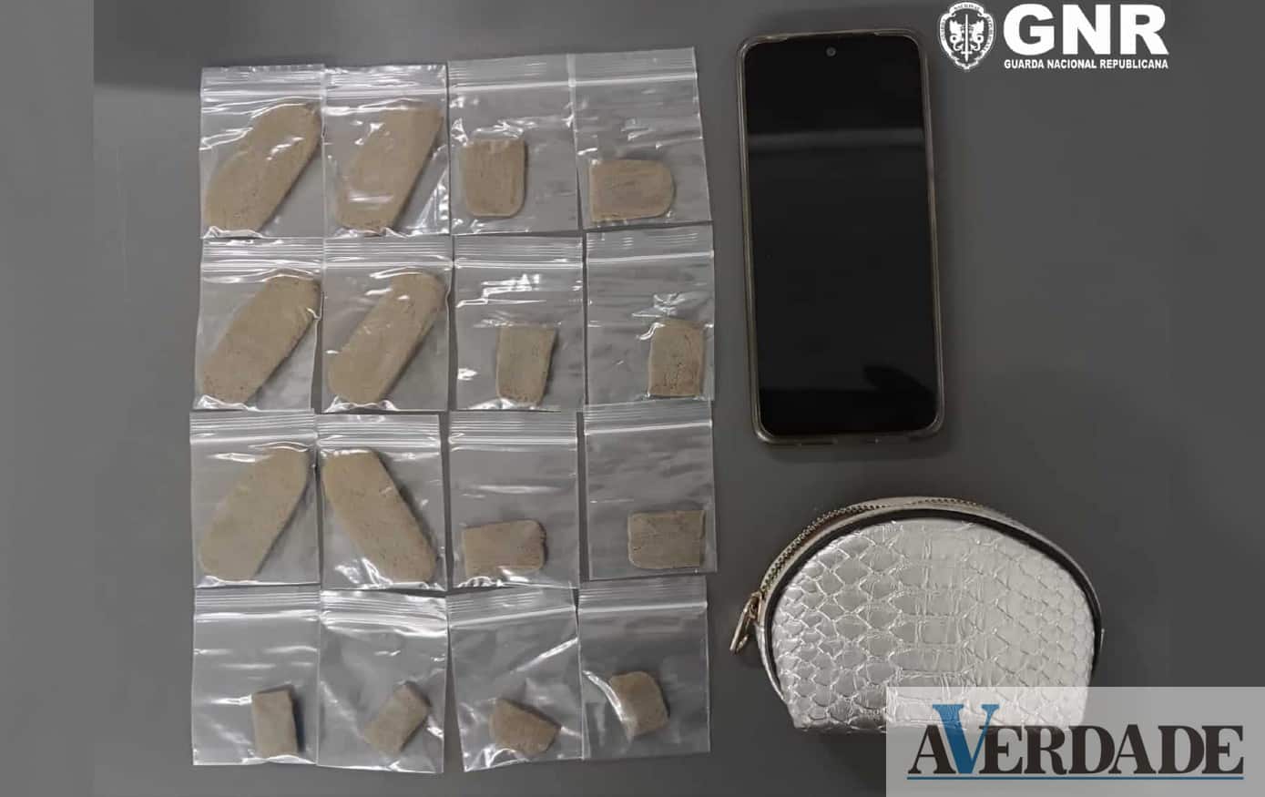 Mulher de 34 anos detida em Paredes na posse de 86 doses de haxixe