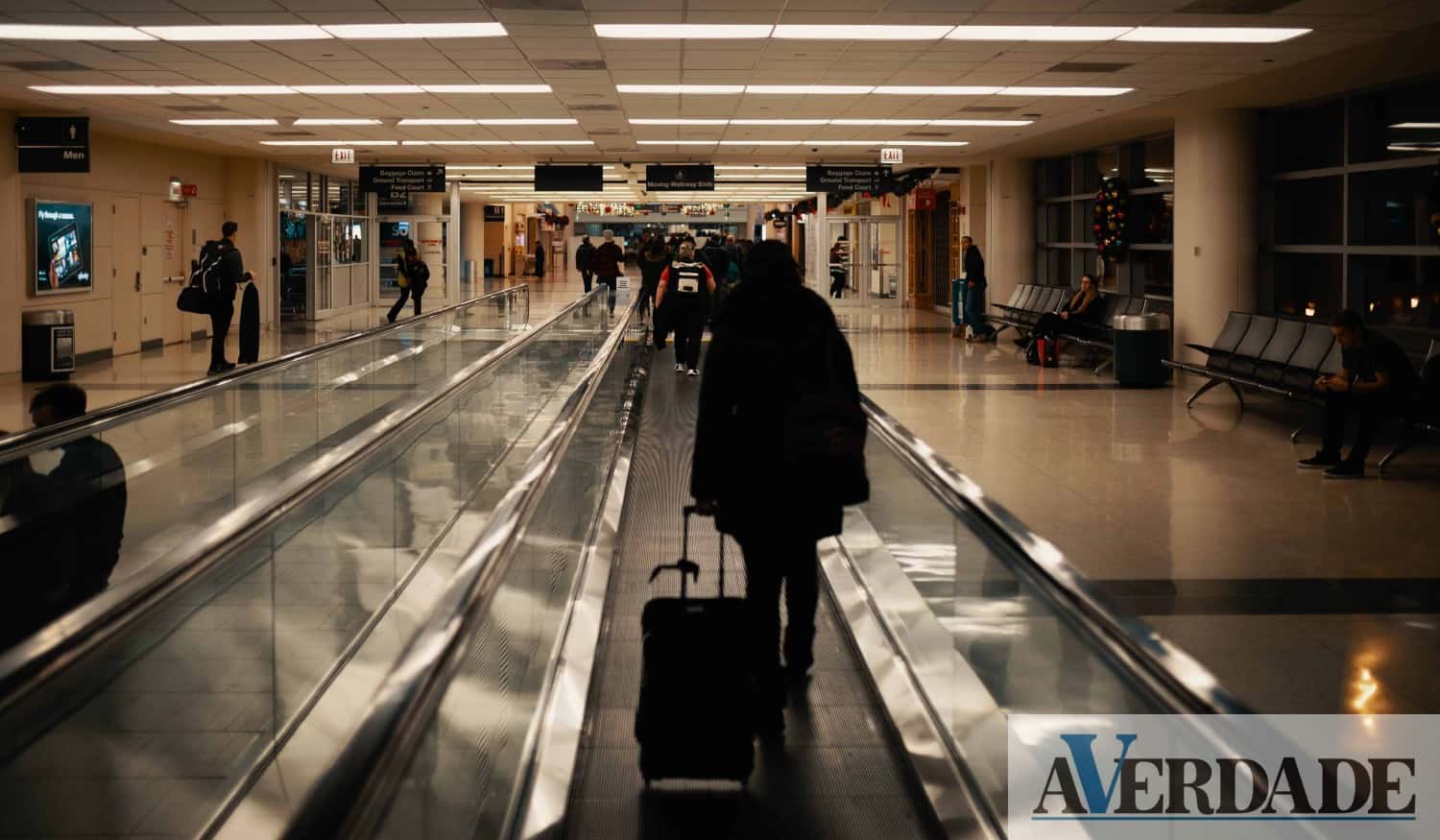 DECO: Companhias aéreas devem reembolsar passageiros por taxas indevidas de bagagem de mão