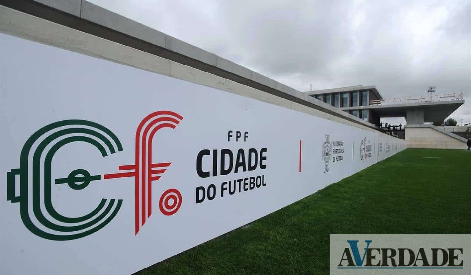 Autarquia de Paredes promove visita à Cidade do Futebol
