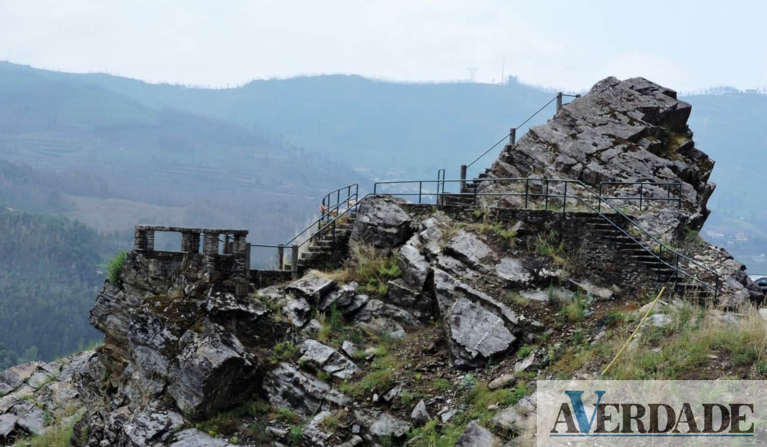 Visite o Miradouro de Sebolido com vista para o rio Douro