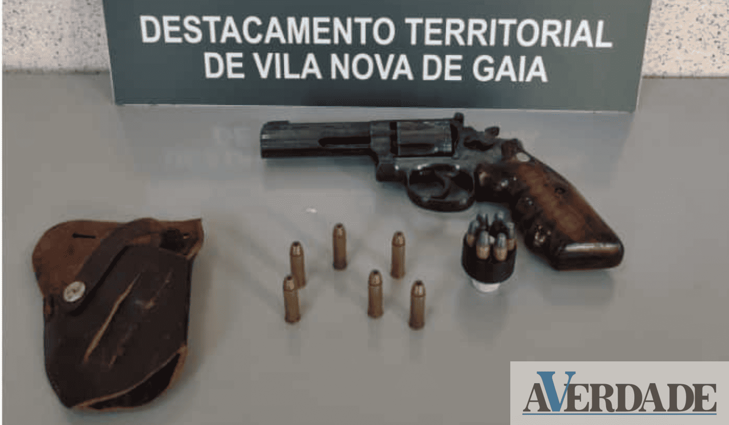 Homem de 44 anos detido por posse ilegal de arma em Vila Nova de Gaia