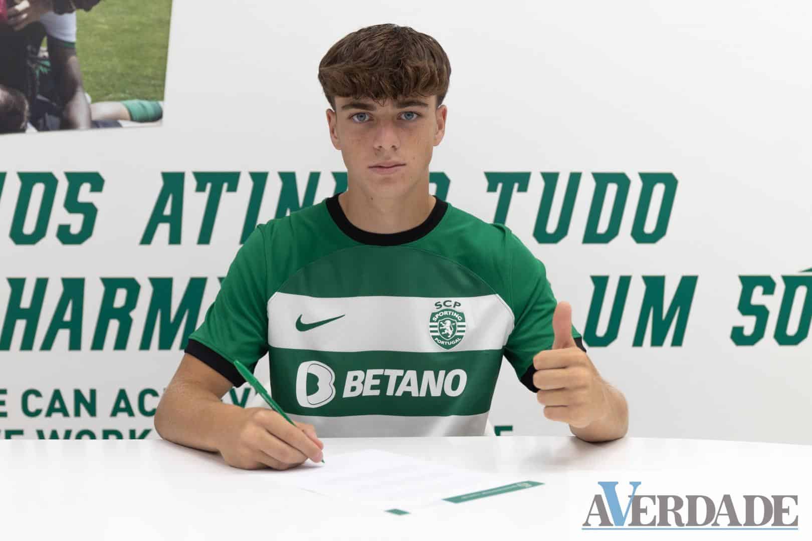 Paredense Mauro Couto já assinou pelo Sporting: "Estou num dos maiores clubes do mundo"