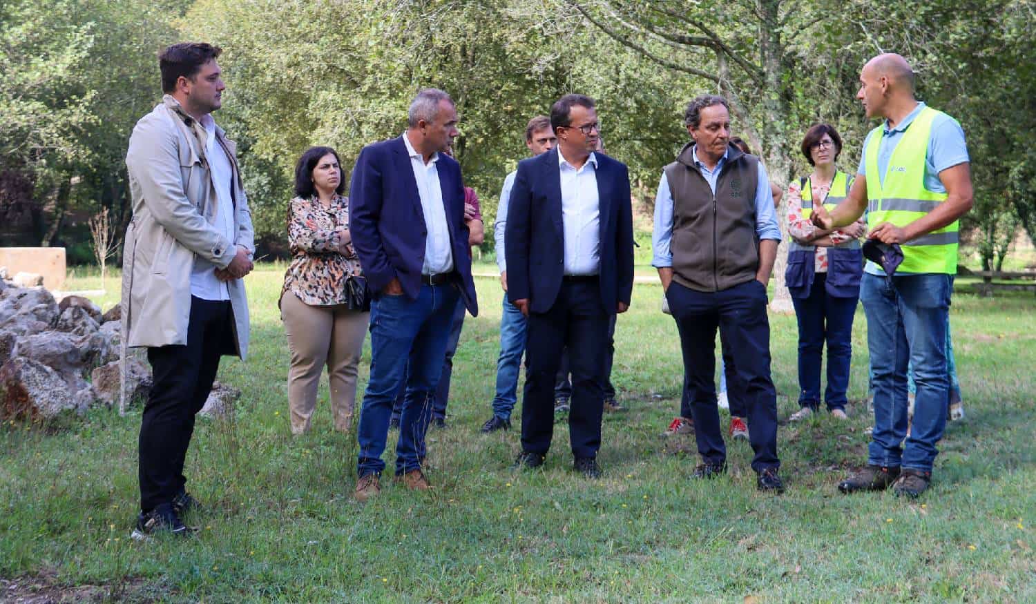 Paredes: Autarcas e APA visitaram projeto de reabilitação e valorização do rio Ferreira