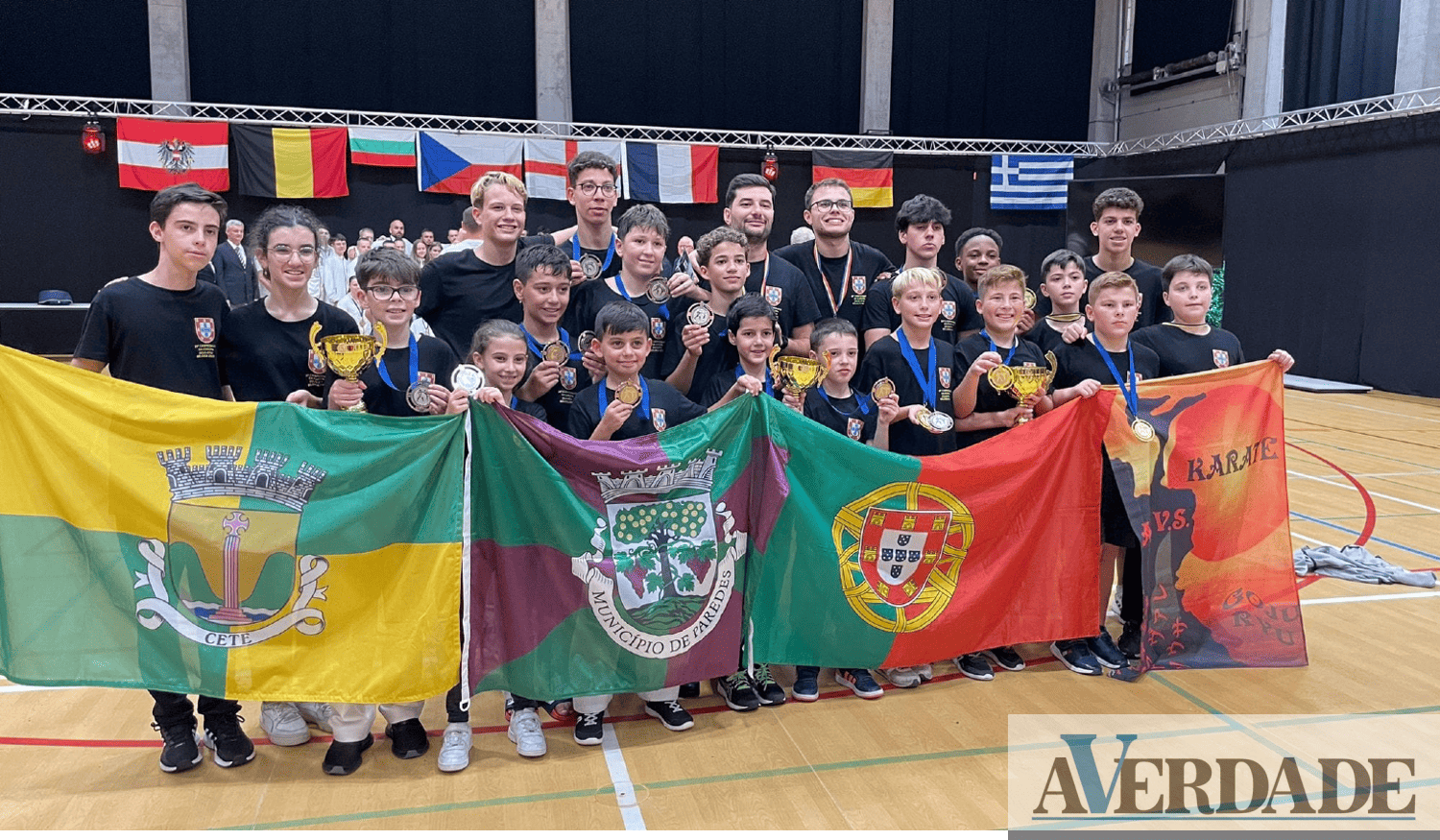 Atletas da Associação Karatecas do Vale de Sousa conquistaram 18 medalhas na Bélgica