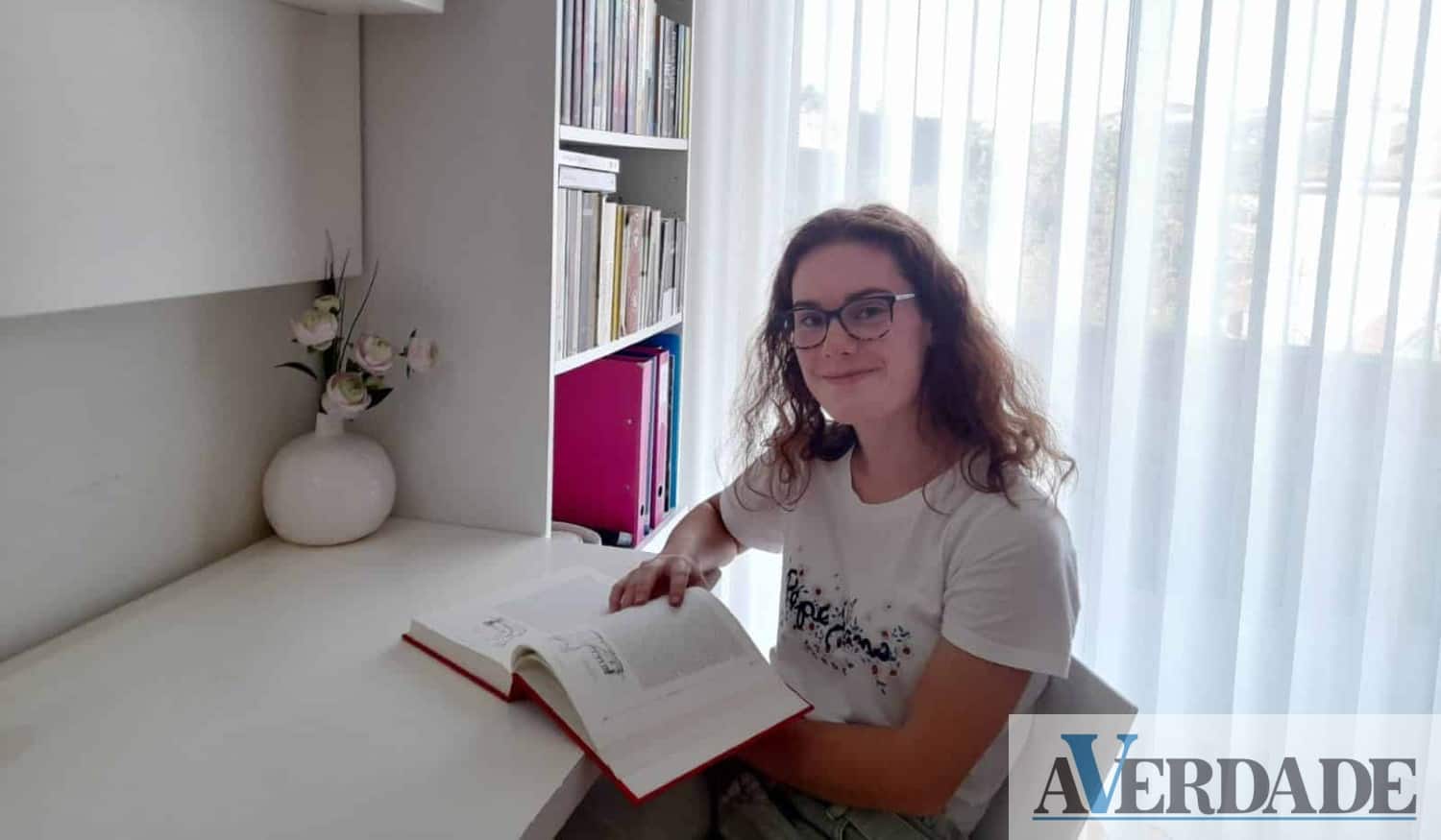 Inês Ferreira sonha trabalhar em medicina e expressa as emoções através da poesia