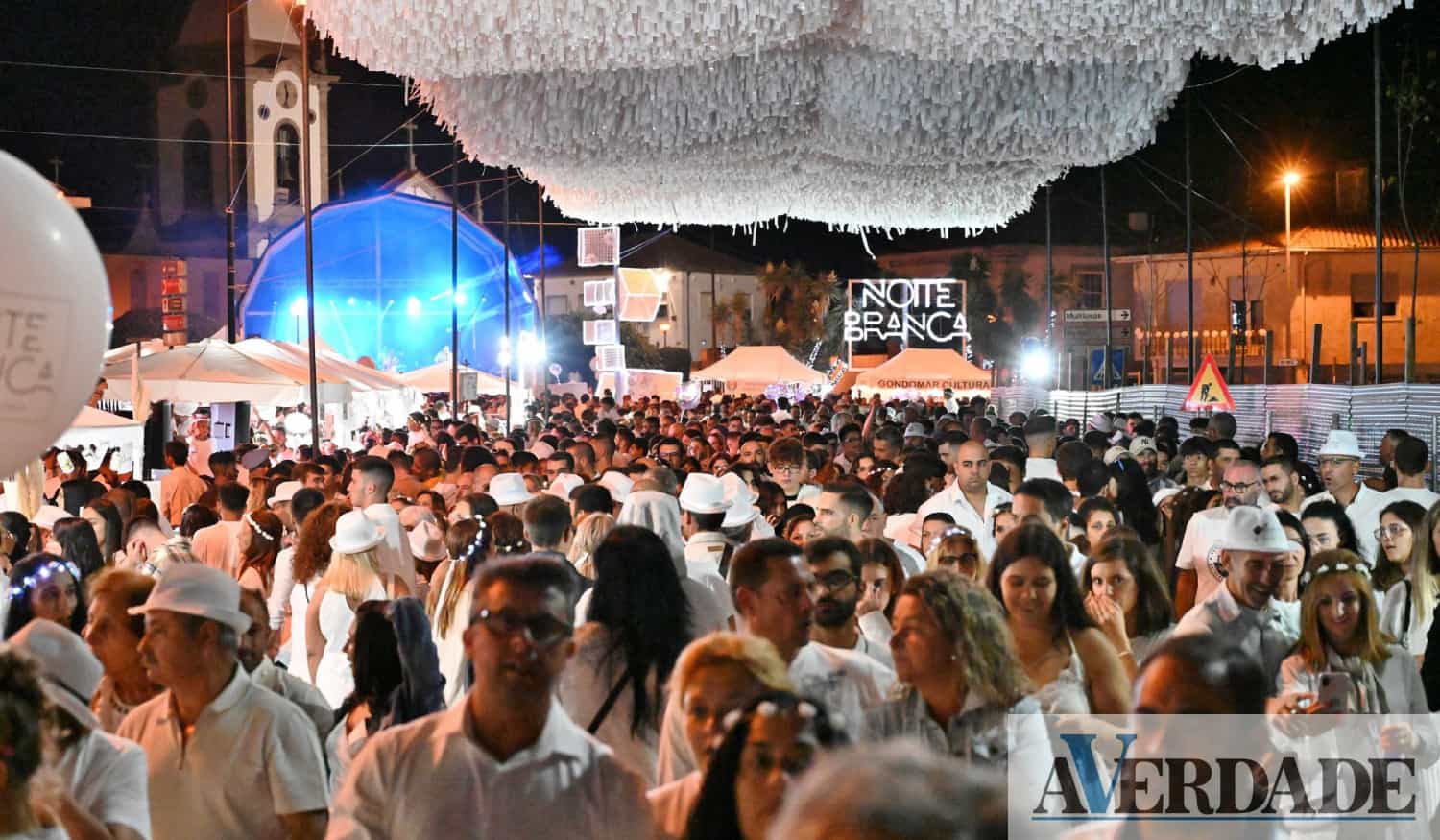 Noite Branca de Gondomar regressa este sábado. Município disponibiliza transporte gratuito