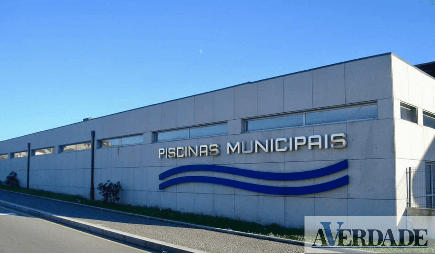 Incêndio encerra piscinas interiores de Paços de Ferreira