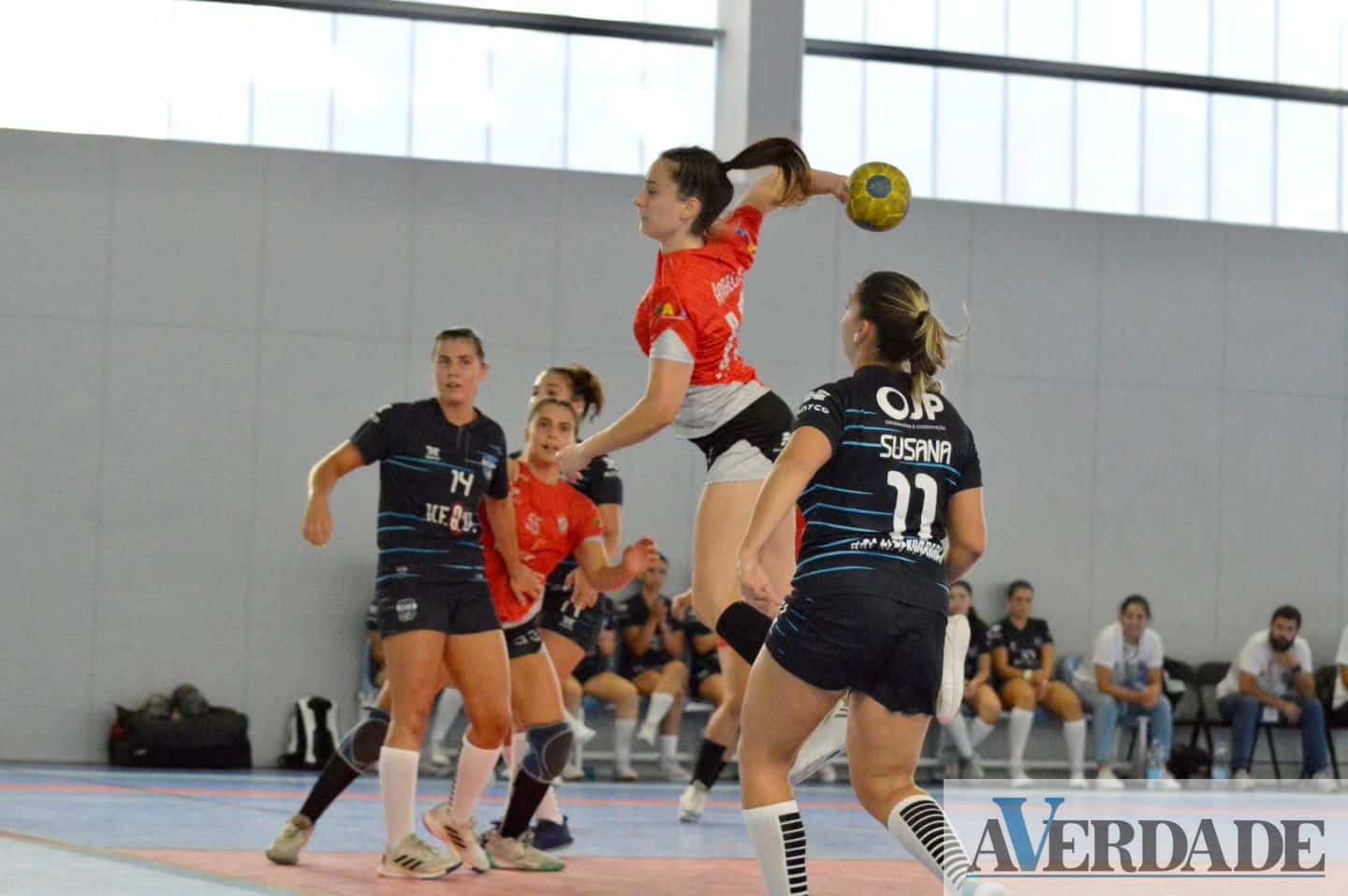 Andebol Feminino: ARCA volta a sofrer pesada derrota em São Pedro do Sul