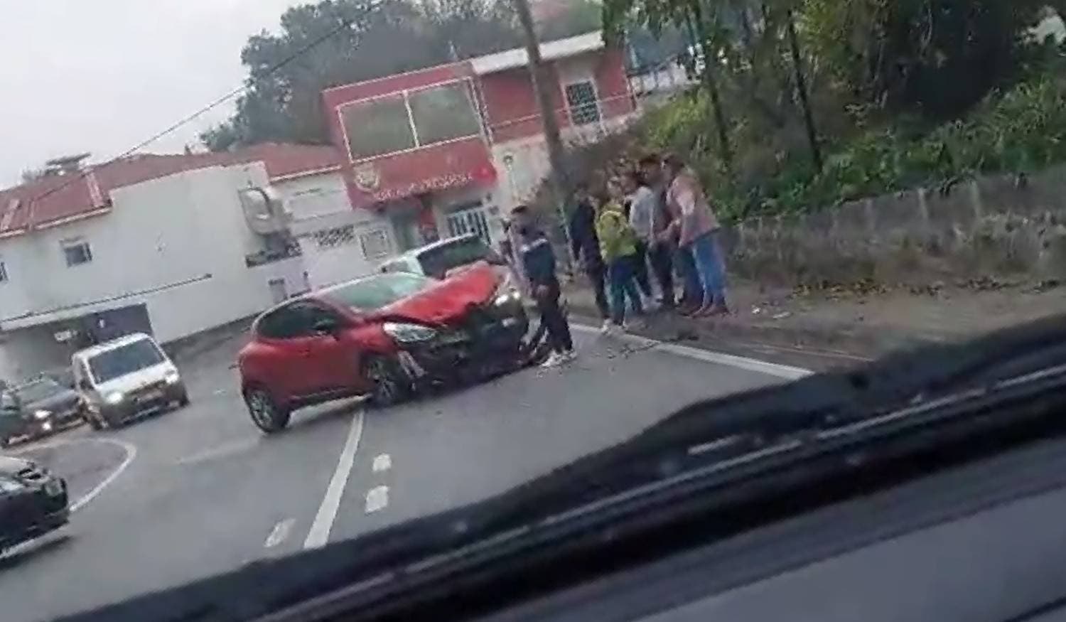 Marco de Canaveses: Carro despista-se em Bem Viver