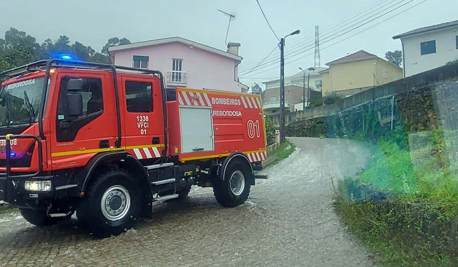 Paredes: Mau tempo causa inundação numa garagem em Rebordosa