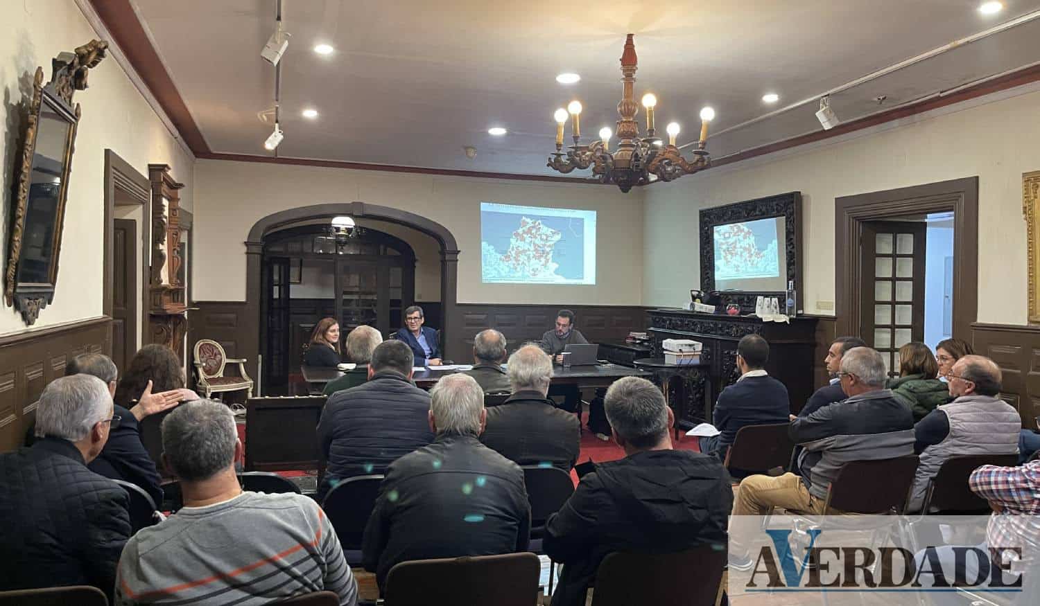 Celorico de Basto apresenta programa "transporte à chamada" aos taxistas do concelho