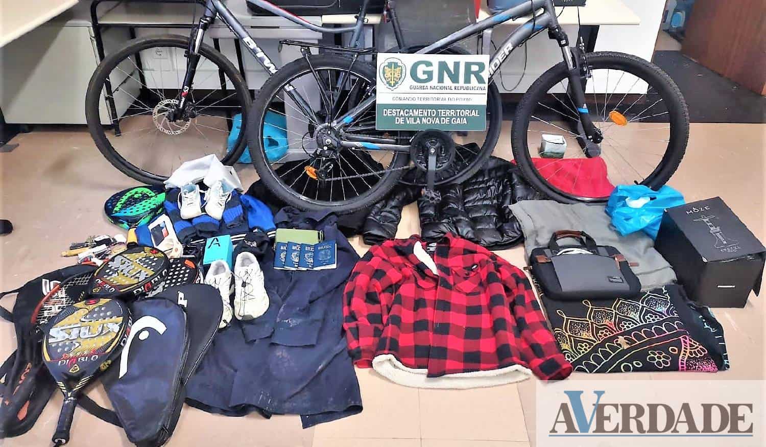 Homem de 32 anos detido por furtos e roubo de veículos