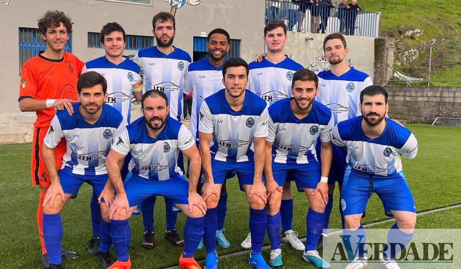 AR Tuías vence dérbi frente a FC Paços de Gaiolo com reviravolta no marcador