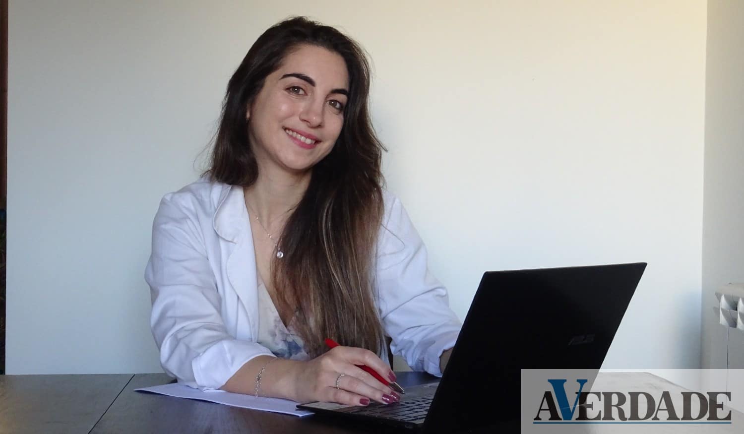 Voluntária na pediatria do IPO do Porto há sete anos, Sara Taveira sai "sempre feliz e realizada" 