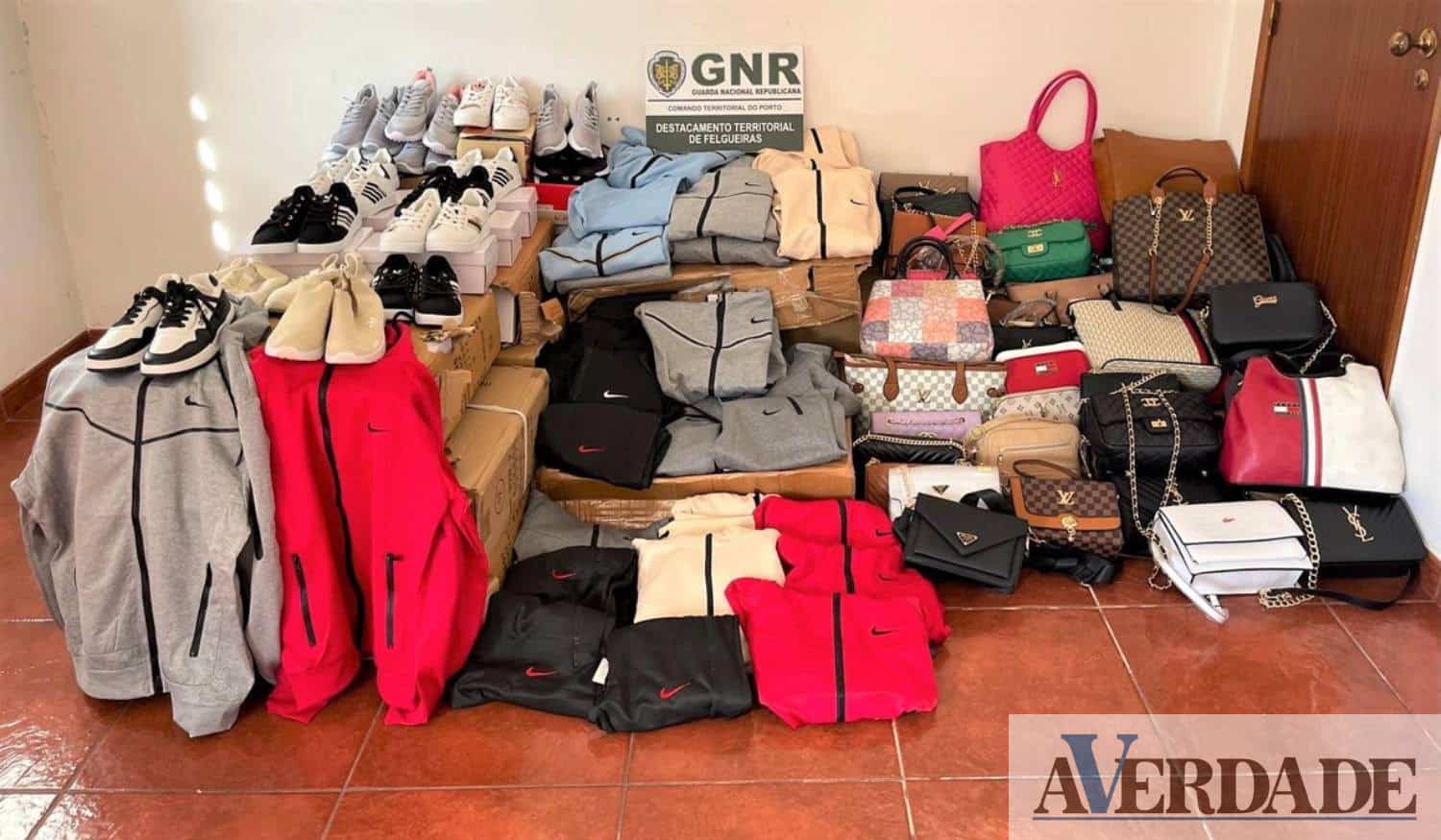 GNR apreende mais de 200 artigos contrafeitos em Felgueiras
