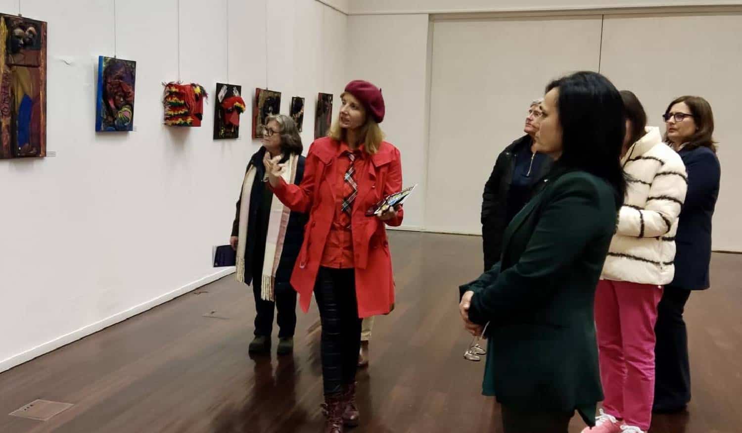 Exposição 'Baile de Máscaras' foi inaugurada em Resende