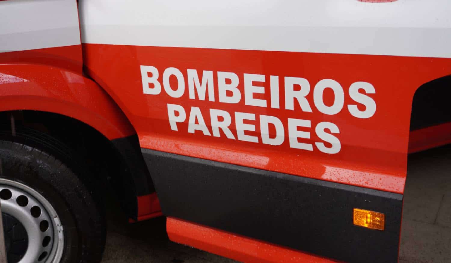Despiste de motociclo provoca um ferido em Paredes