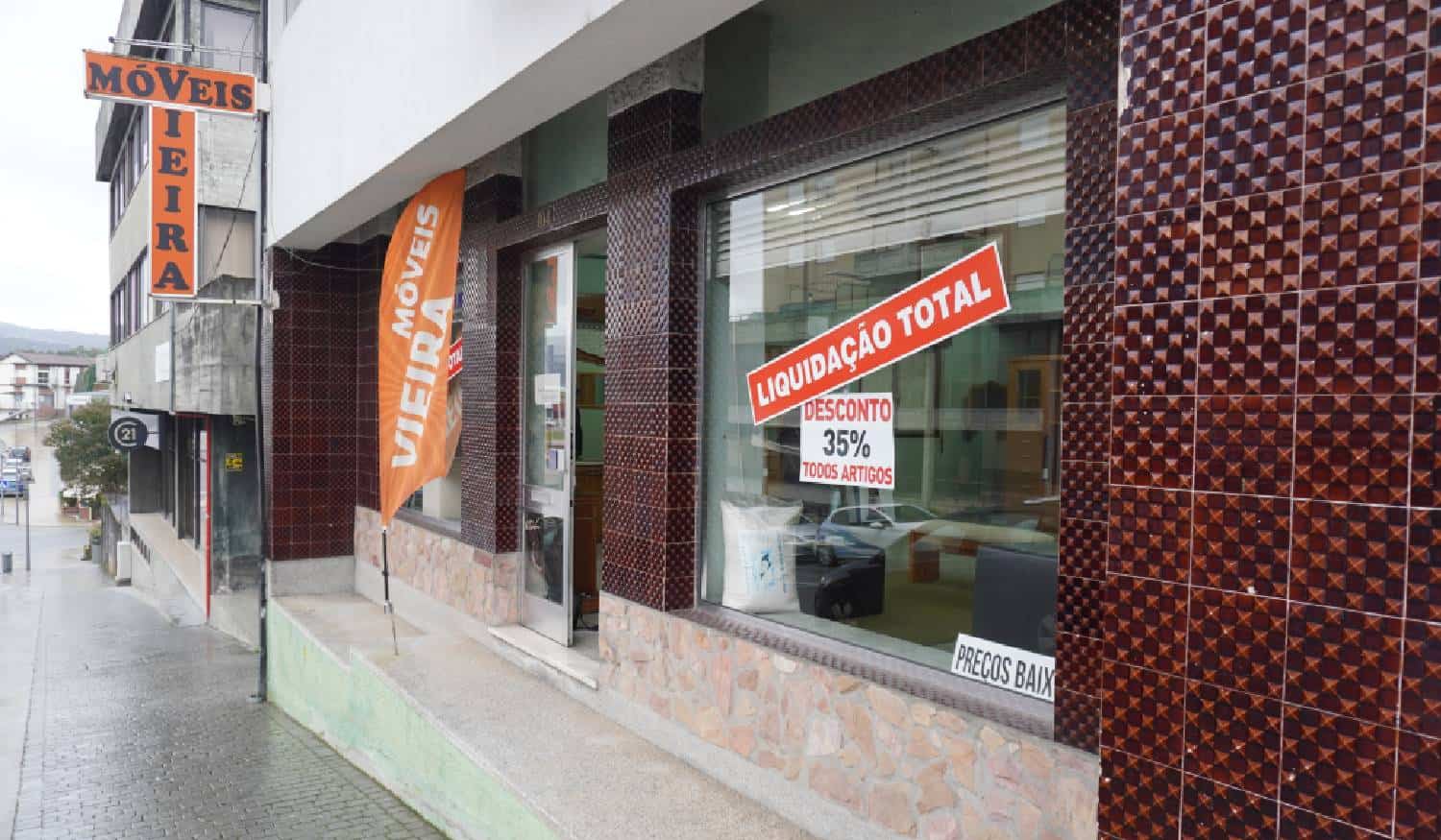 Móveis Vieira estão em liquidação total com "preços muito baixos"