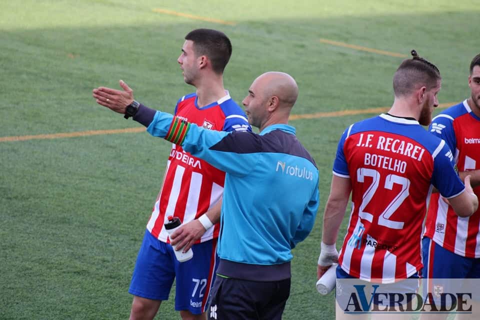 SC Nun'&Aacute;lvares anuncia fim de liga&ccedil;&atilde;o ao treinador Eduardo Moreira